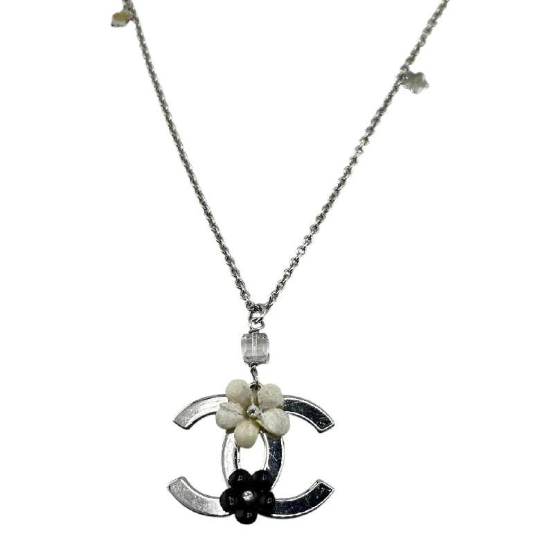 CHANEL/CC/CameliaLogo/Necklace/Silver/